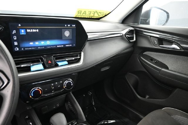 Used 2025 Chevrolet TrailBlazer LT AWD/4WD image 21