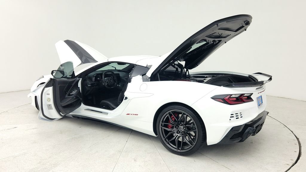 Used 2024 Chevrolet Corvette Z06 image 12