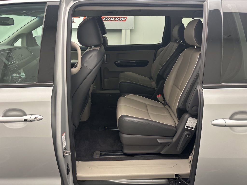 Used 2018 Kia Sedona SX image 6