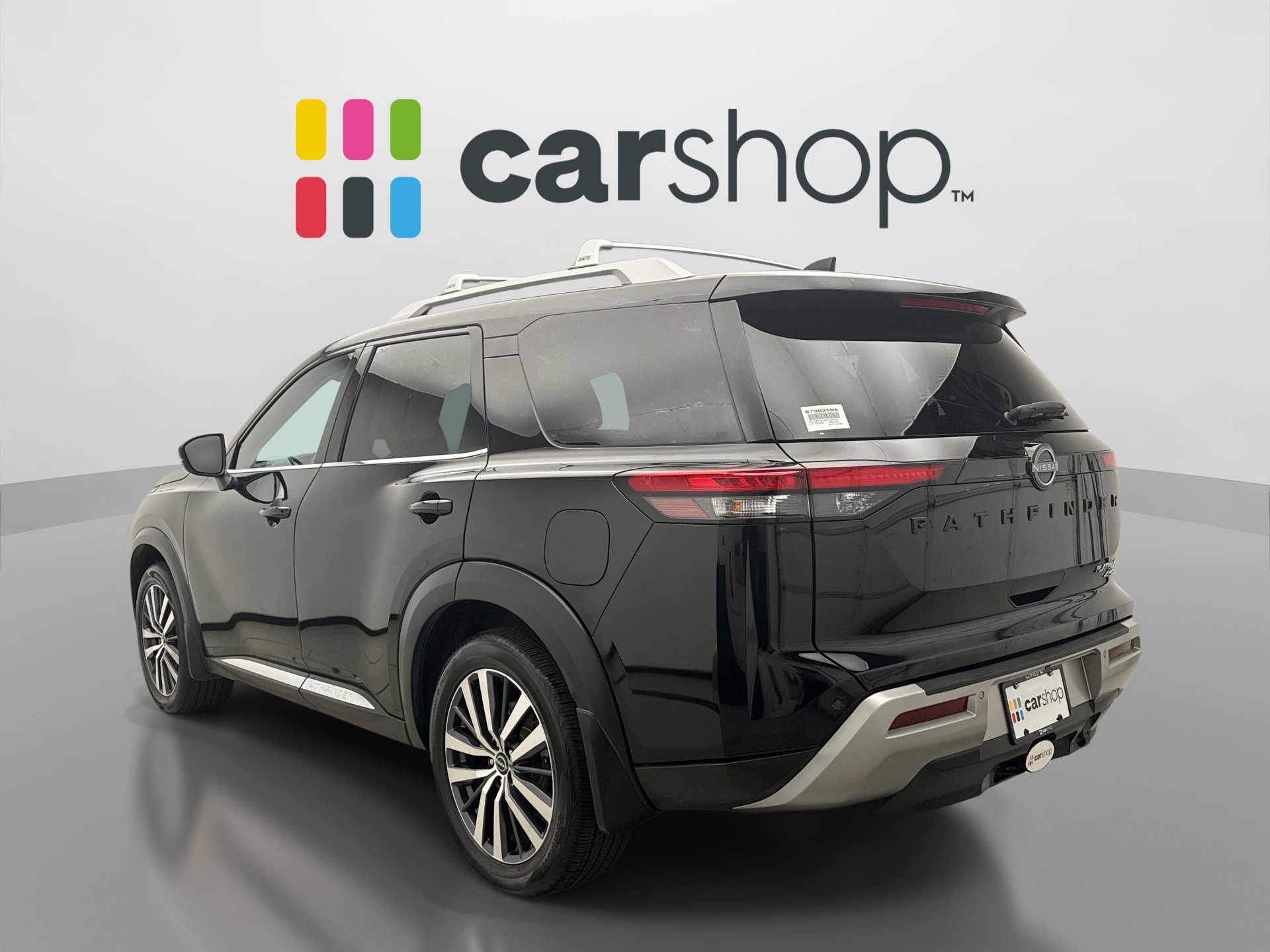 Used 2022 Nissan Pathfinder Platinum w/ Cargo Package AWD/4WD image 3
