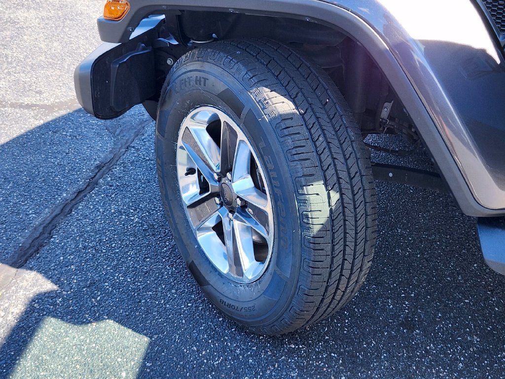 Used 2021 Jeep Wrangler Unlimited Sahara AWD/4WD image 31
