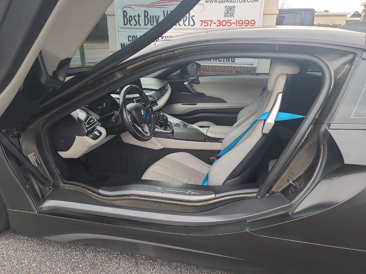 Used 2015 BMW i8 image 14