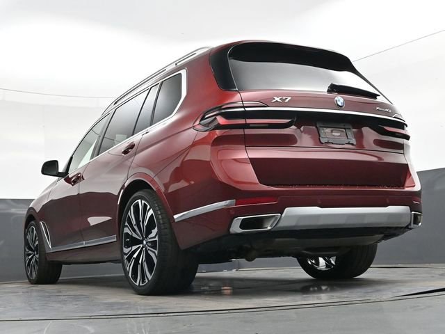 Used 2024 BMW X7 xDrive40i AWD/4WD image 32