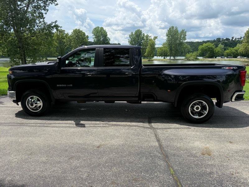 Used 2024 Chevrolet Silverado 3500 LT w/ Convenience Package AWD/4WD image 4