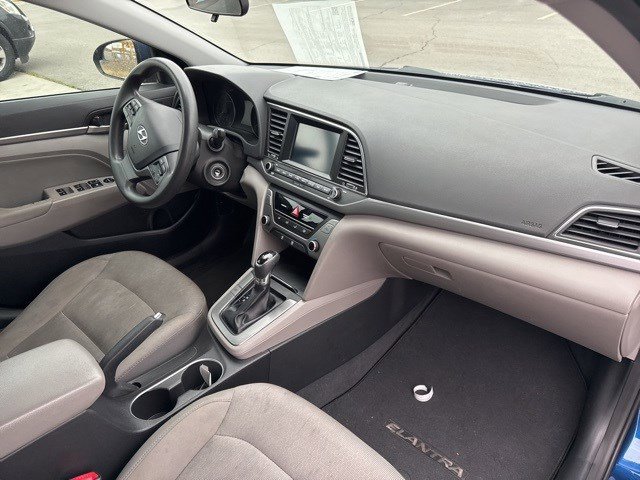 Used 2017 Hyundai Elantra SE image 16