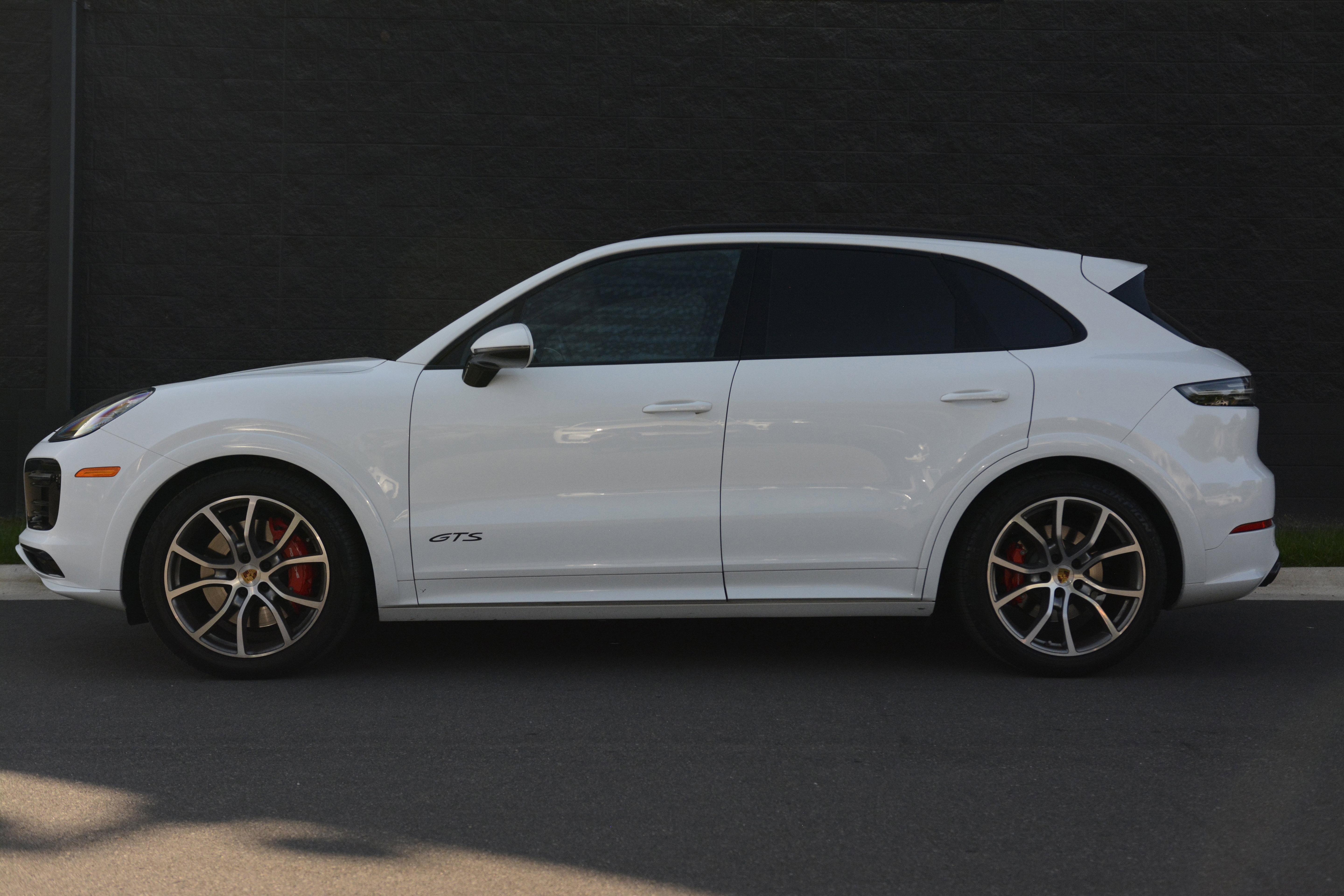 Certified 2022 Porsche Cayenne GTS AWD/4WD image 2