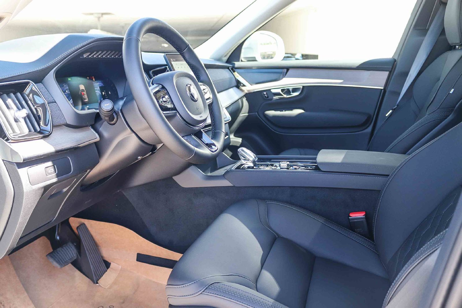 New 2027 Volvo XC90 B6 Plus AWD/4WD image 17