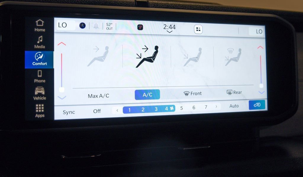 Used 2024 Jeep Wrangler Unlimited w/ Technology Group image 21