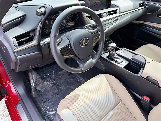 Used 2020 Lexus ES 300h w/ Premium Package image 26