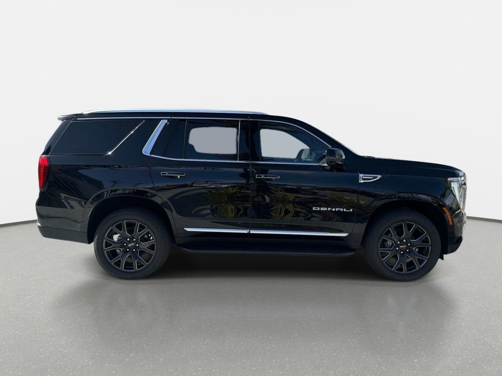 Used 2026 GMC Yukon Denali w/ Advanced Technology Package AWD/4WD image 2