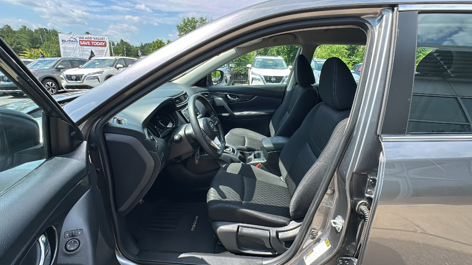 Used 2018 Nissan Rogue S AWD/4WD image 12