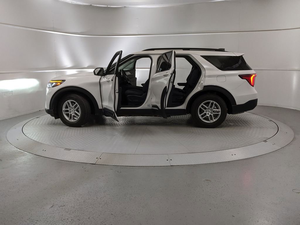 New 2025 Ford Explorer Active image 11