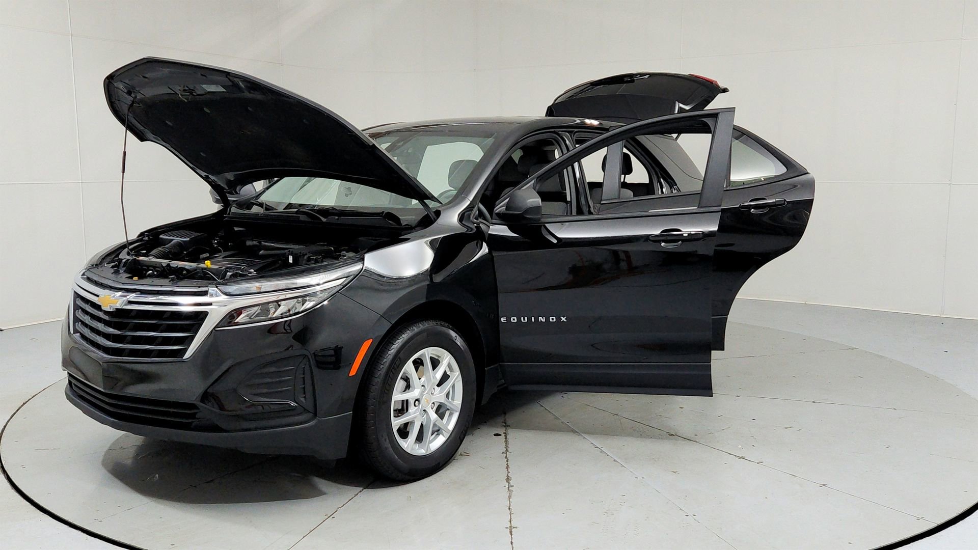Certified 2024 Chevrolet Equinox LS w/ LS Convenience Package FWD image 9