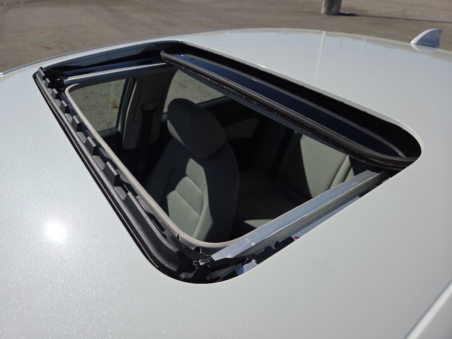 Used 2023 Honda Civic EX image 3