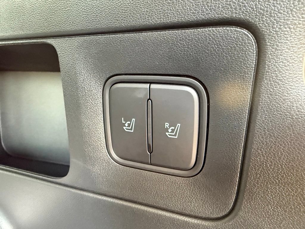 Certified 2026 Hyundai Ioniq 9 SE AWD/4WD image 11