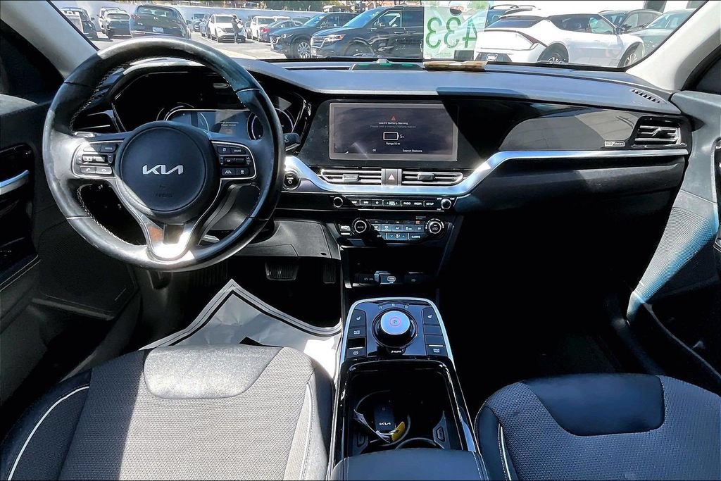 Used 2022 Kia Niro EX FWD image 13