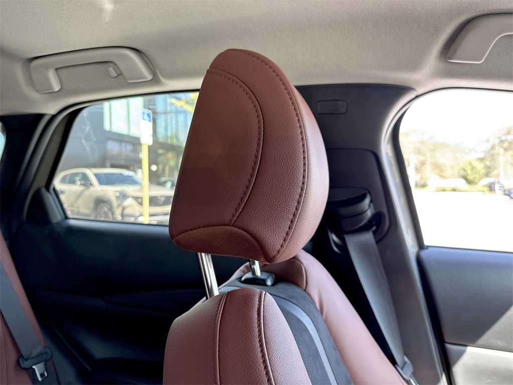 New 2024 MAZDA CX-30 Carbon image 21