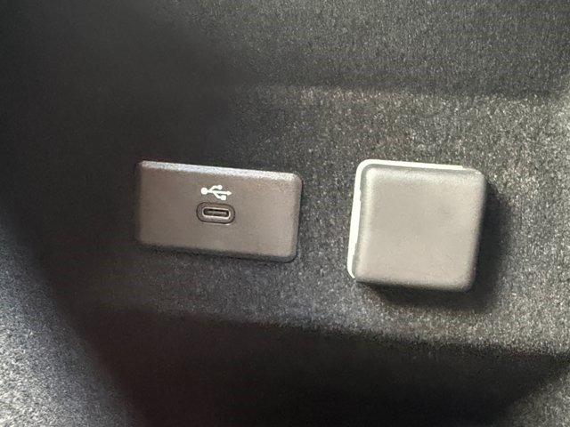 Certified 2026 Cadillac Lyriq Luxury AWD/4WD image 6