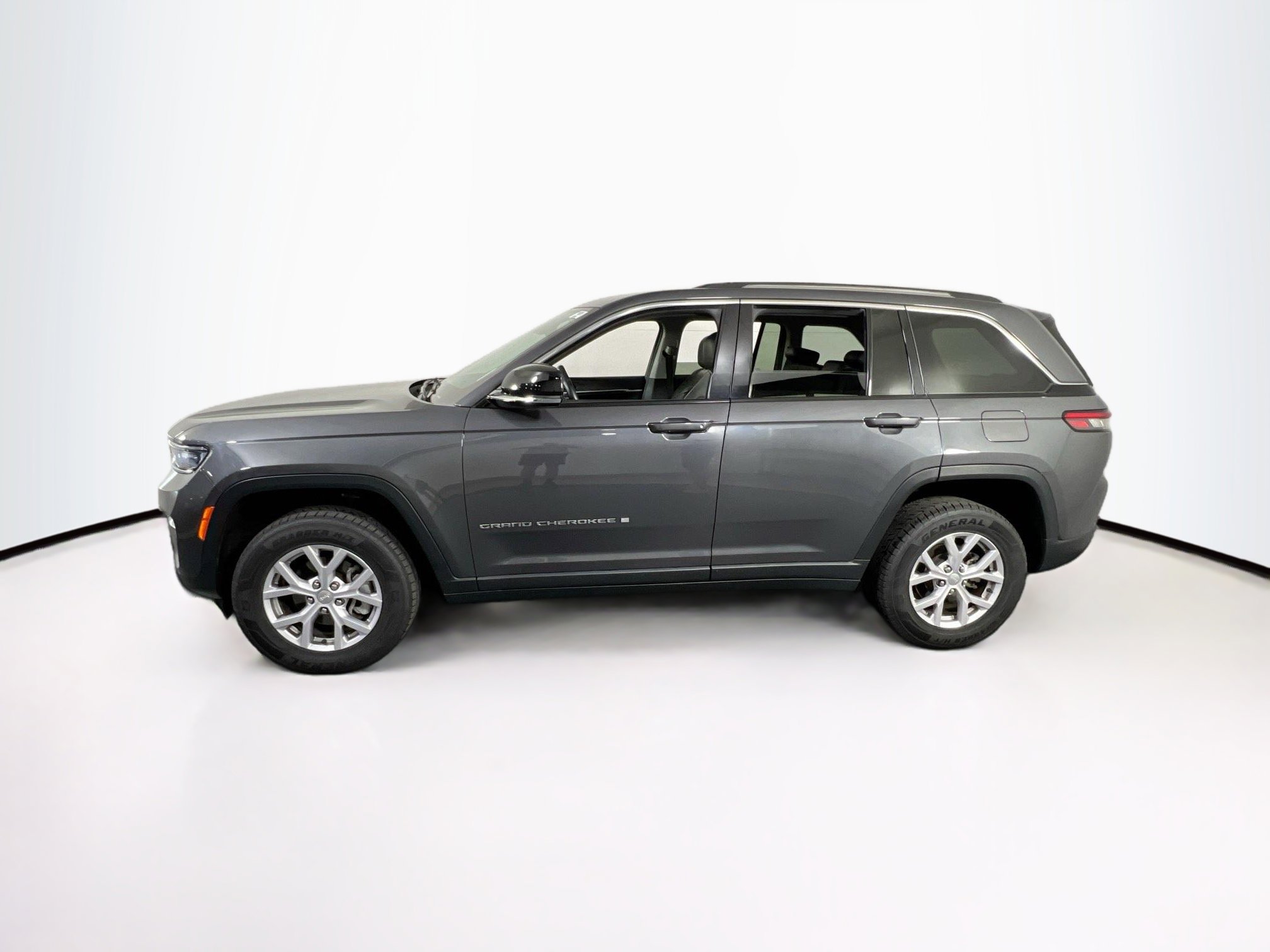 Used 2022 Jeep Grand Cherokee Limited image 8