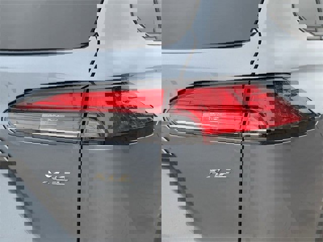 Used 2023 Toyota Corolla Cross XLE image 7