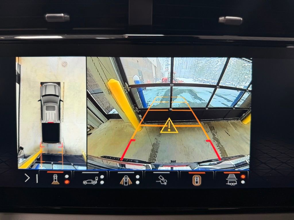 Used 2025 GMC Sierra 1500 AT4X image 48