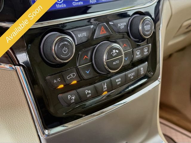 Used 2019 Jeep Grand Cherokee Overland w/ Jeep Active Safety Group AWD/4WD image 16