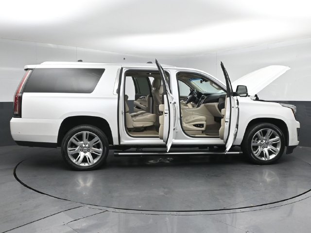 Used 2018 Cadillac Escalade ESV Premium Luxury AWD/4WD image 61