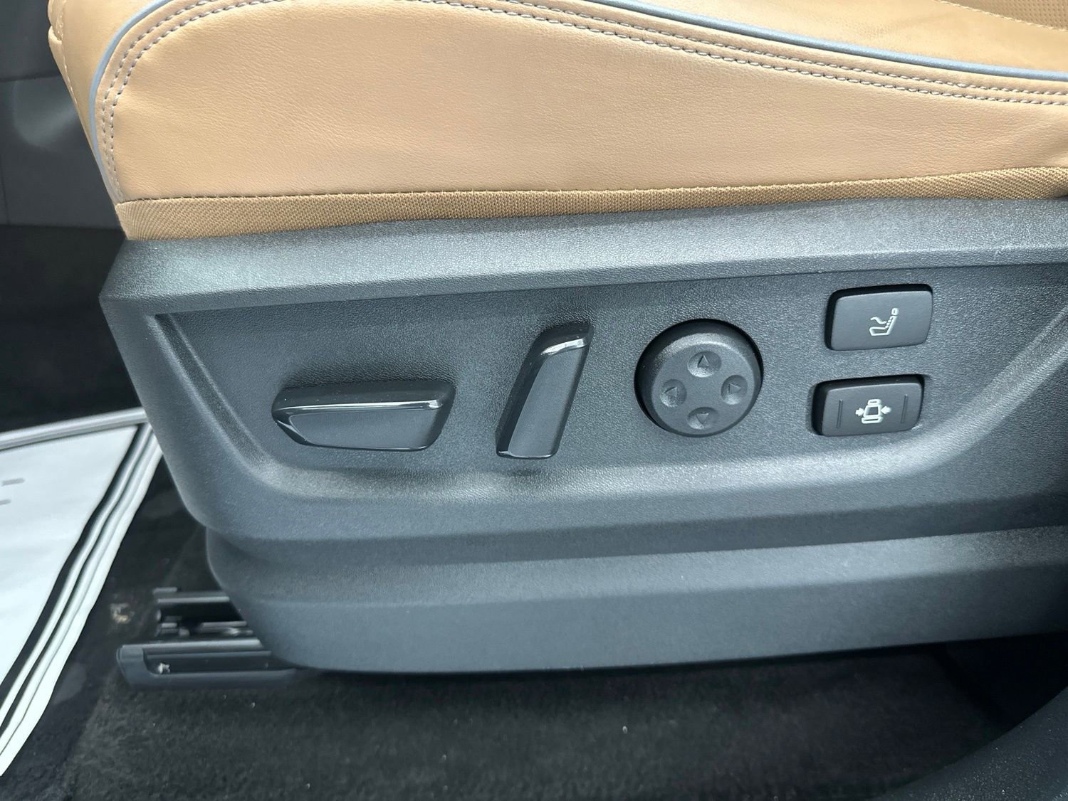 Used 2025 INFINITI QX80 Sensory AWD/4WD image 20
