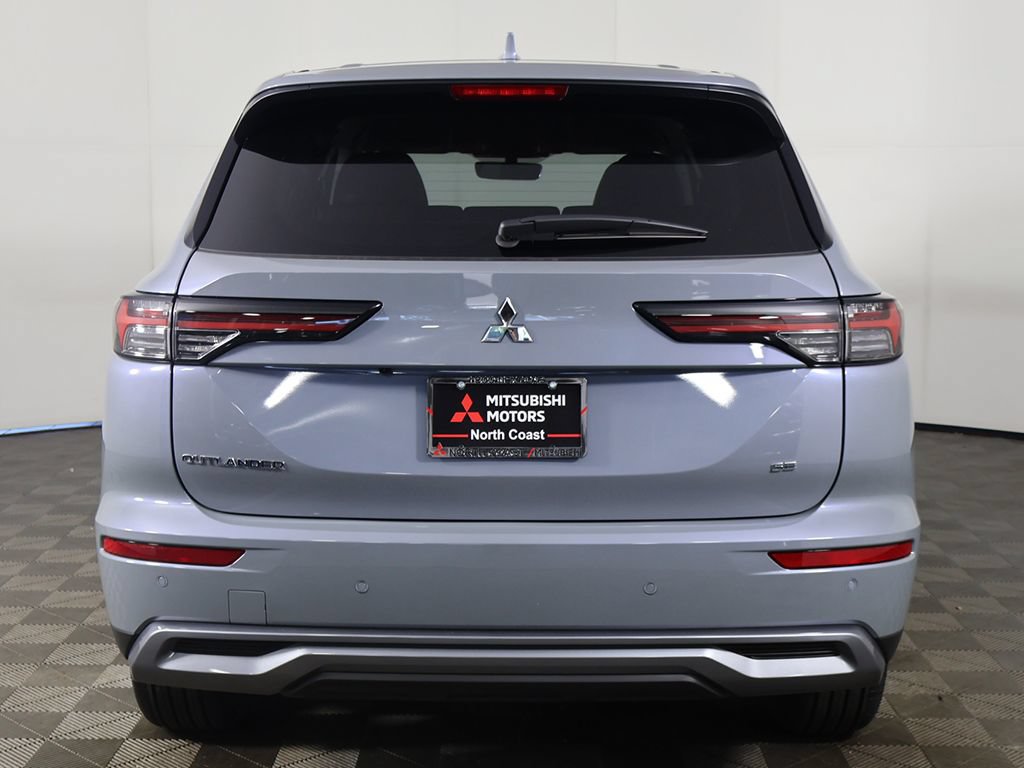 New 2026 Mitsubishi Outlander SE FWD image 12