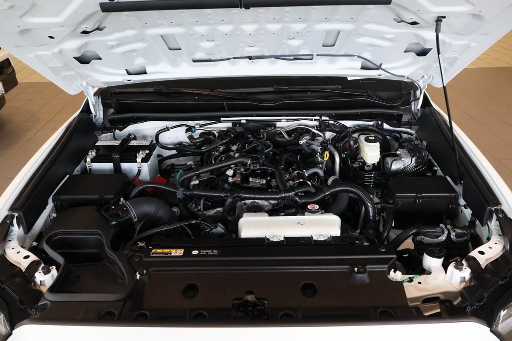 Used 2025 Toyota 4Runner SR5 AWD/4WD image 12
