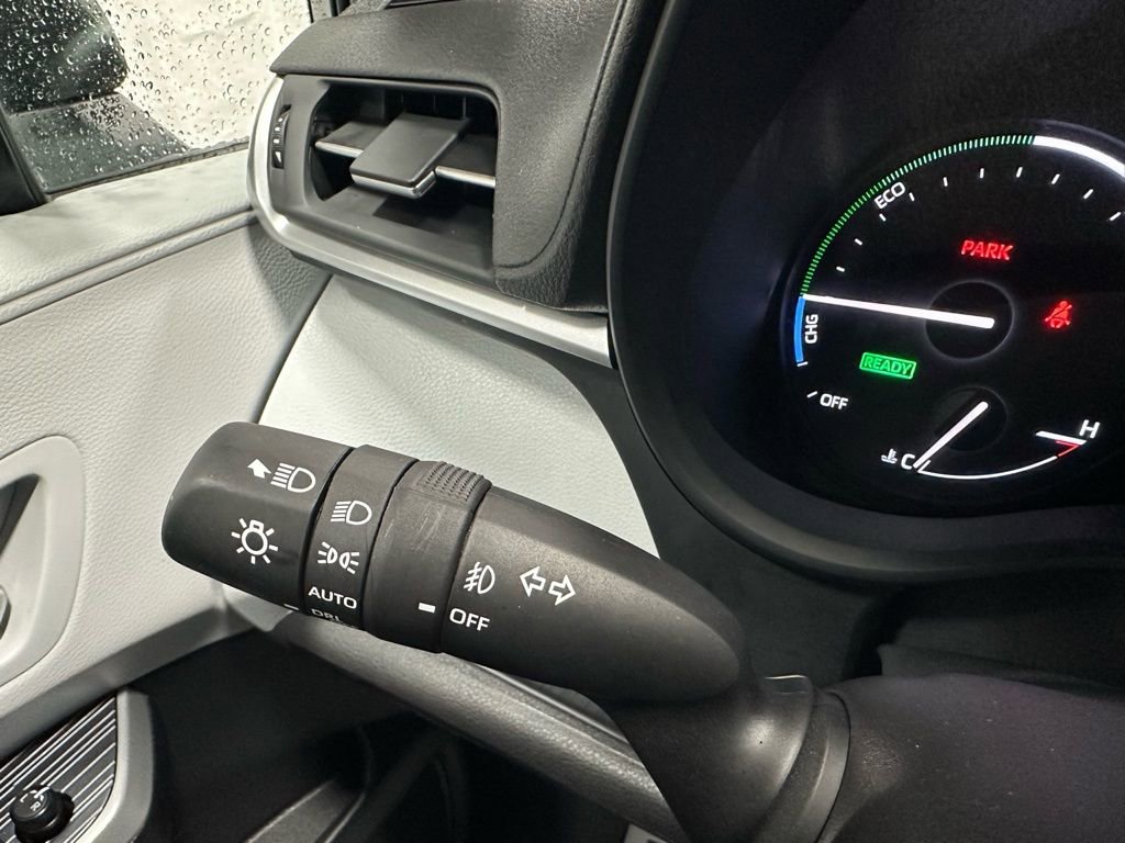 Used 2025 Toyota Sienna XLE image 21