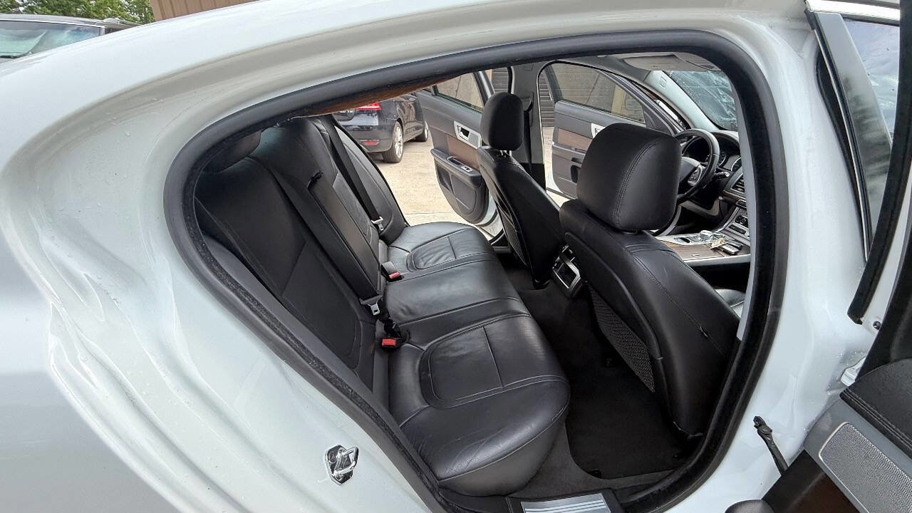 Used 2013 Jaguar XF RWD image 74