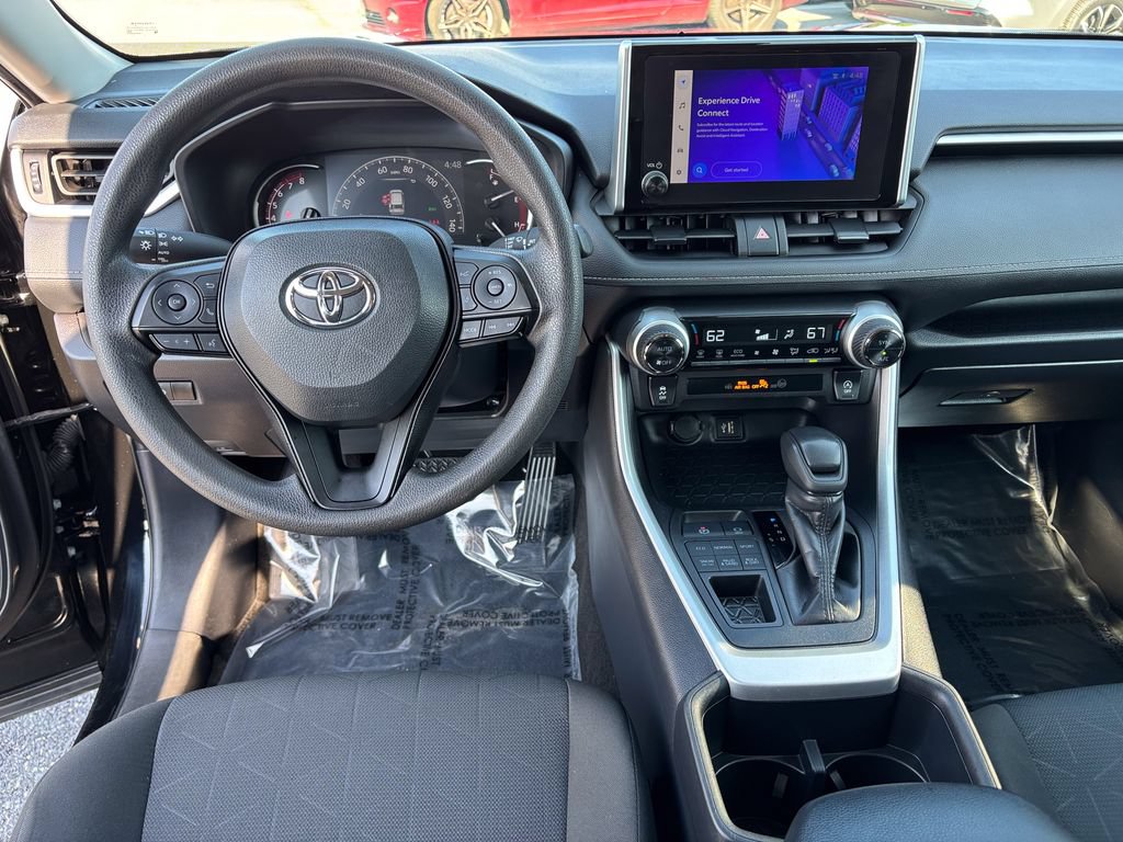 Used 2025 Toyota RAV4 XLE AWD/4WD image 21