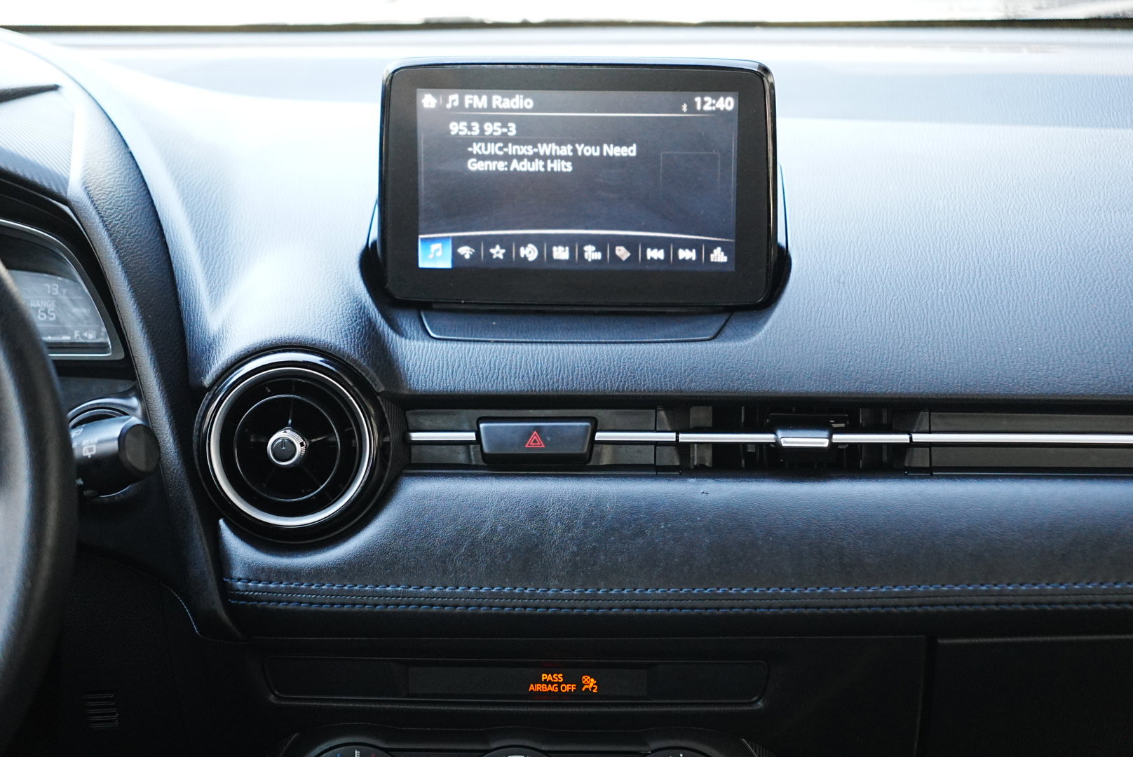 Used 2020 Toyota Yaris LE image 17