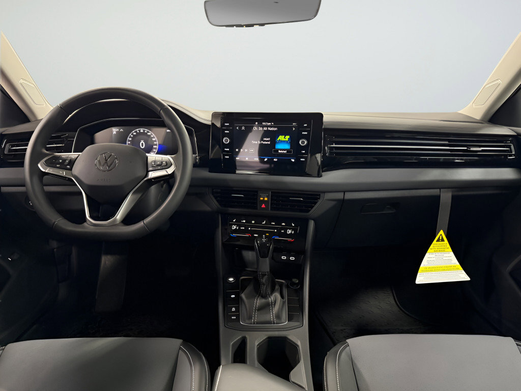 New 2026 Volkswagen Jetta SE FWD image 10