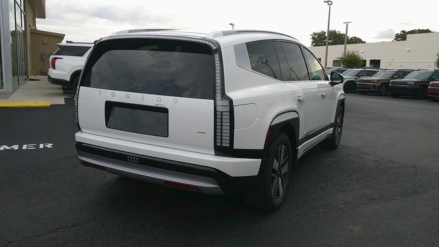 New 2026 Hyundai Ioniq 9 SEL image 4