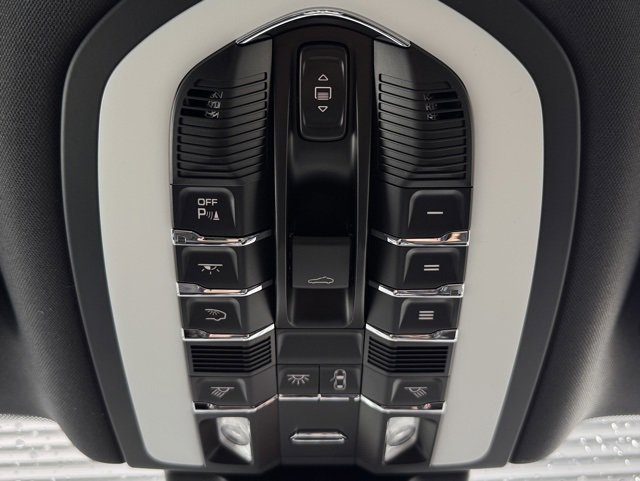 New 2026 Porsche Macan Turbo image 32