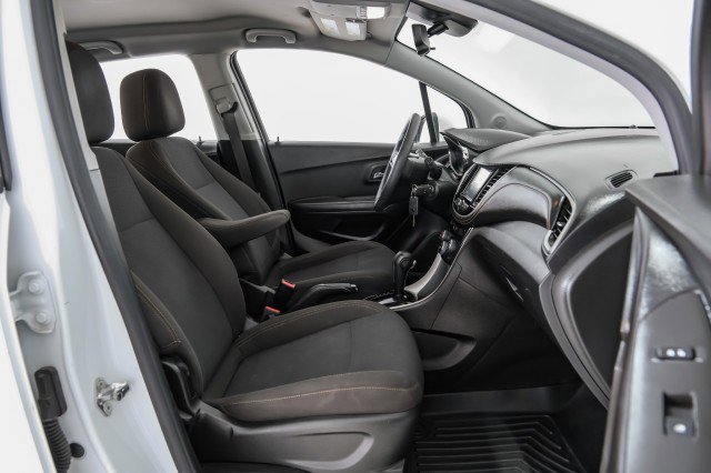 Used 2017 Chevrolet Trax LS image 29