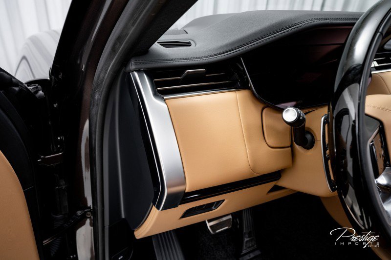 Used 2025 Land Rover Range Rover SE image 22