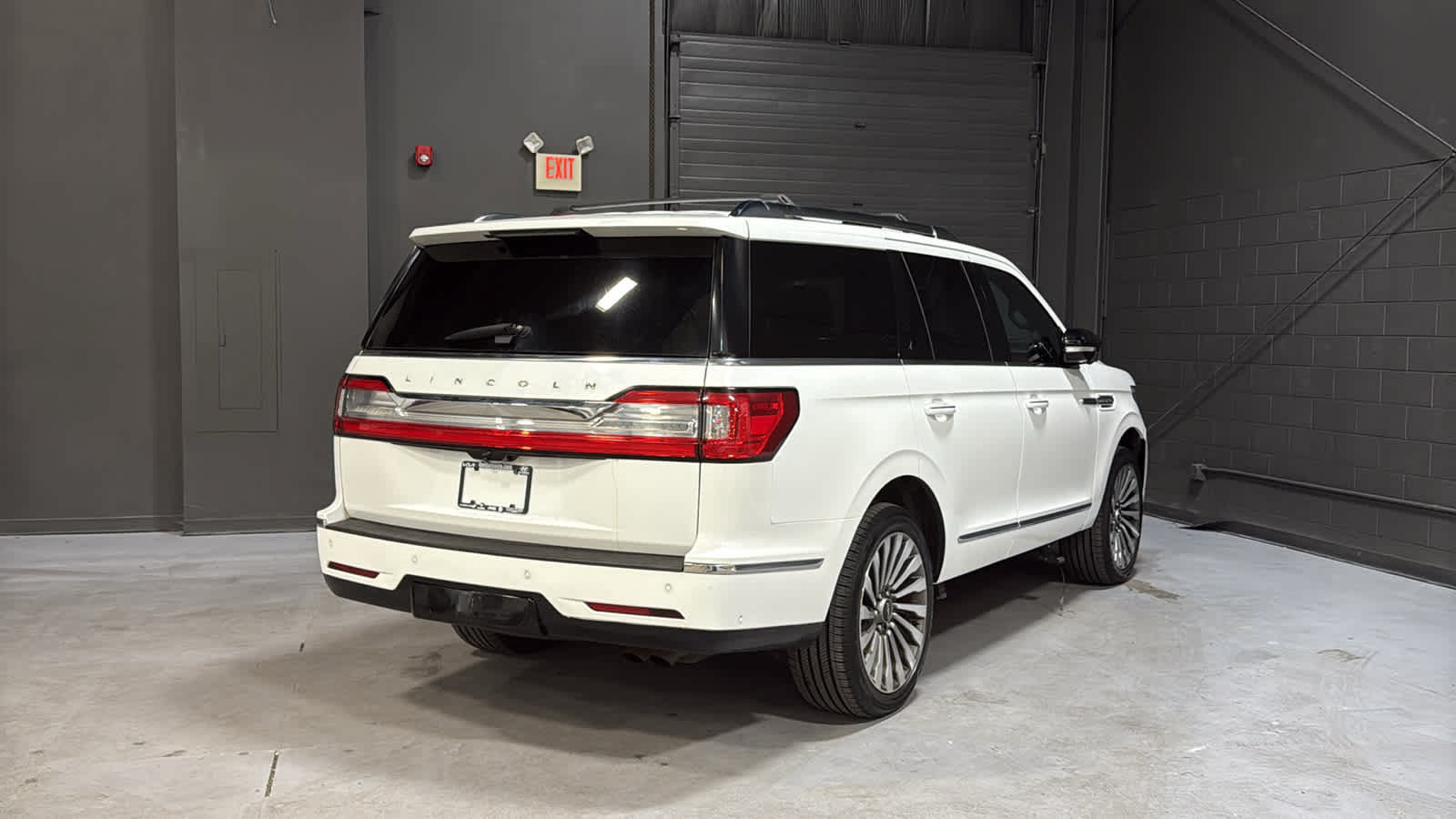 Used 2020 Lincoln Navigator Reserve w/ Luxury Package AWD/4WD image 4
