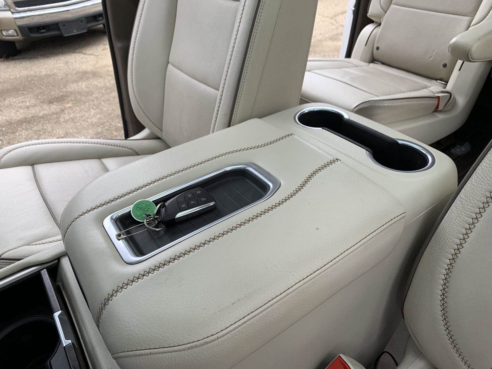 Used 2021 GMC Yukon XL Denali w/ Denali Premium Package image 22