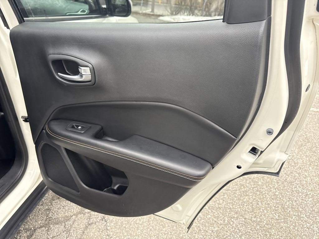 Used 2020 Jeep Compass Latitude w/ Popular Equipment Group image 30