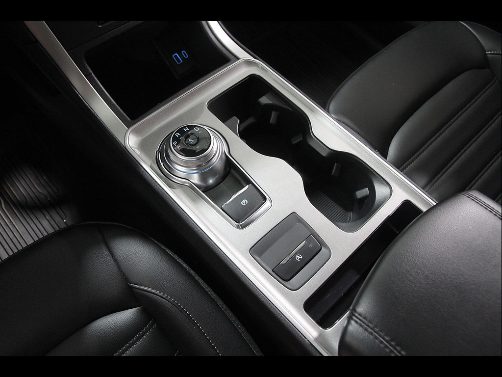 Used 2024 Ford Edge SEL w/ Convenience Package AWD/4WD image 16