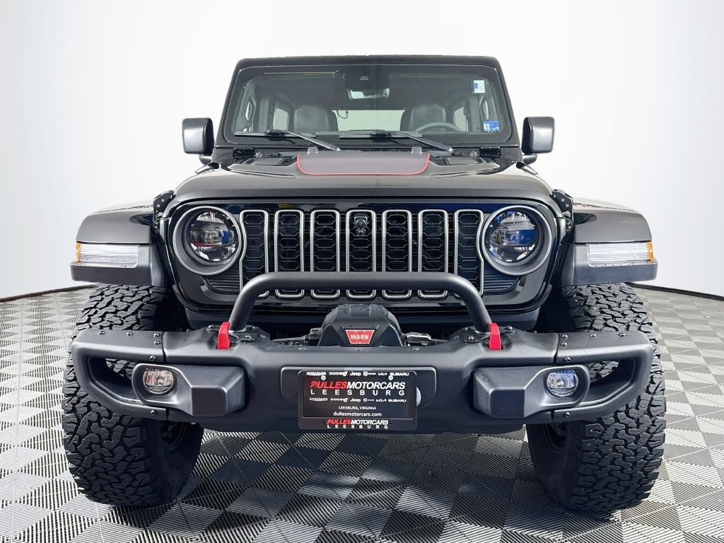 Used 2025 Jeep Wrangler Unlimited Rubicon AWD/4WD image 2
