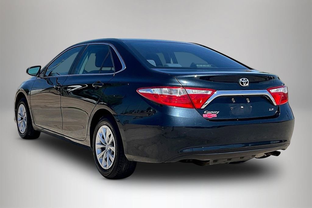 Used 2017 Toyota Camry LE FWD image 4