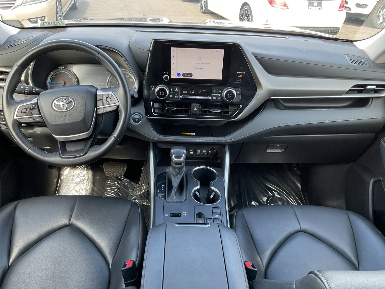 Used 2023 Toyota Highlander XLE FWD image 14