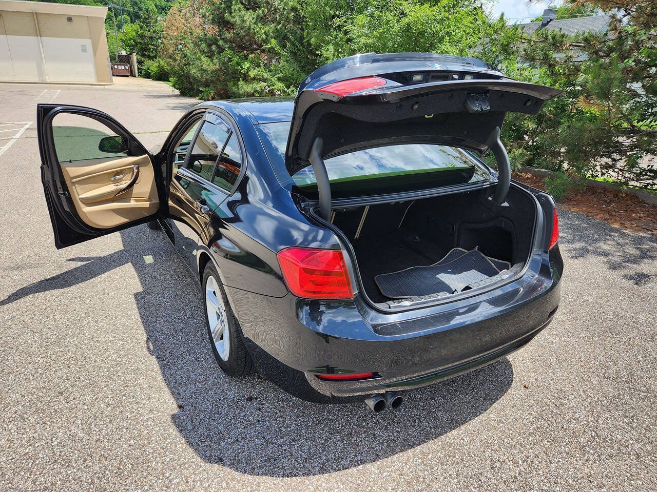Used 2015 BMW 328i xDrive Sedan AWD/4WD image 14
