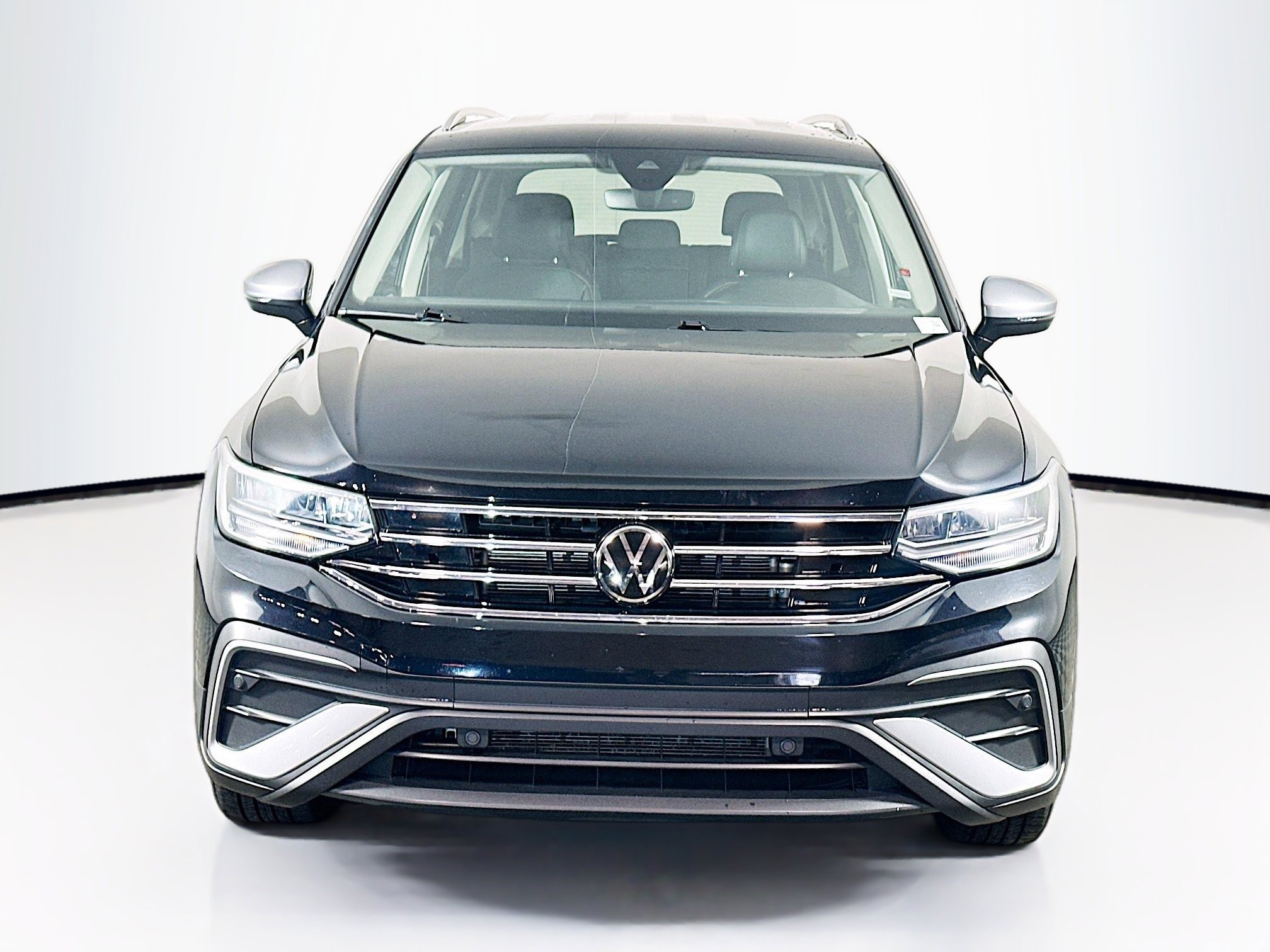 Used 2024 Volkswagen Tiguan Wolfsburg Edition image 2