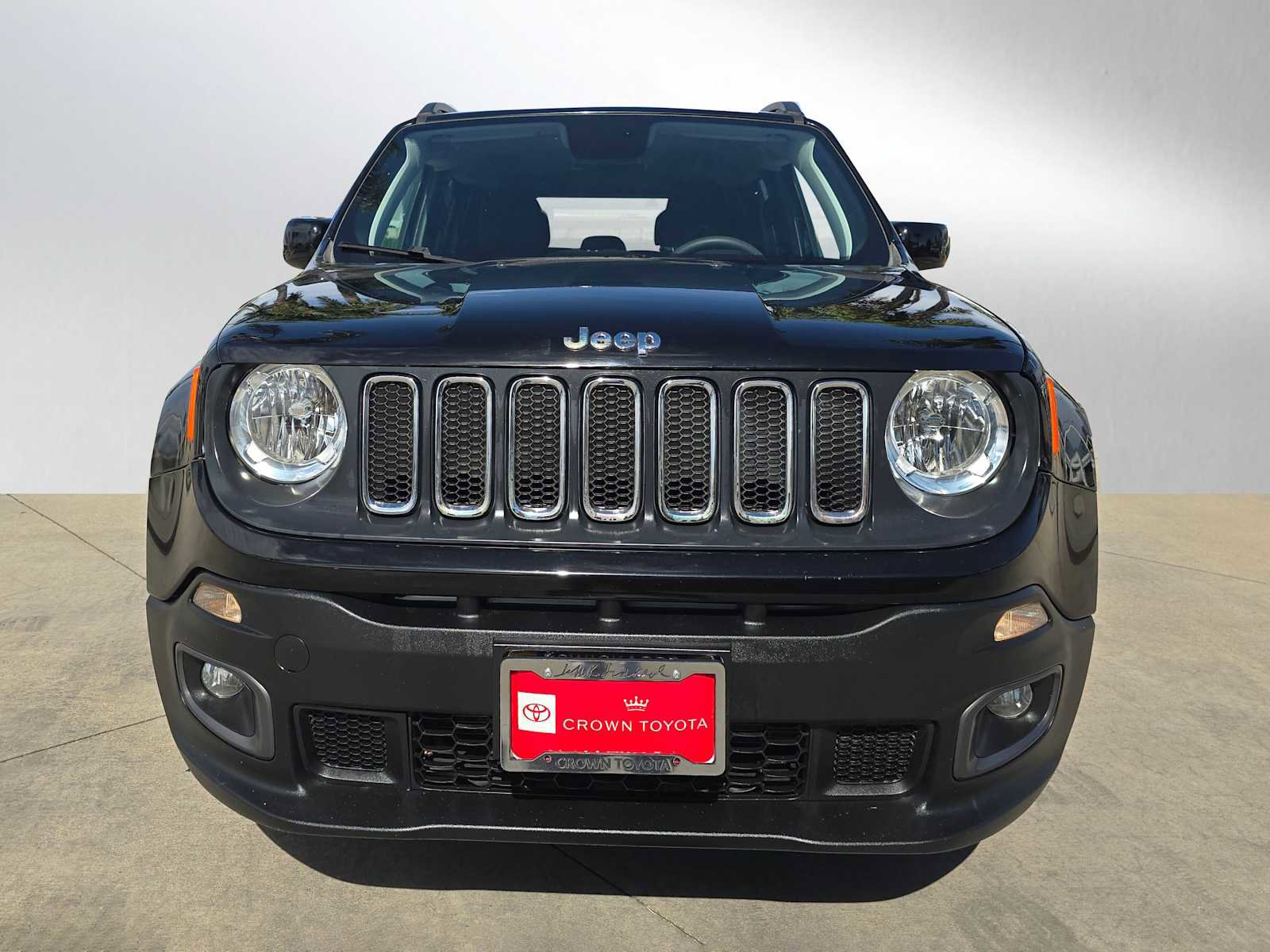 Used 2018 Jeep Renegade Latitude w/ UConnect 8.4 Nav Group image 8