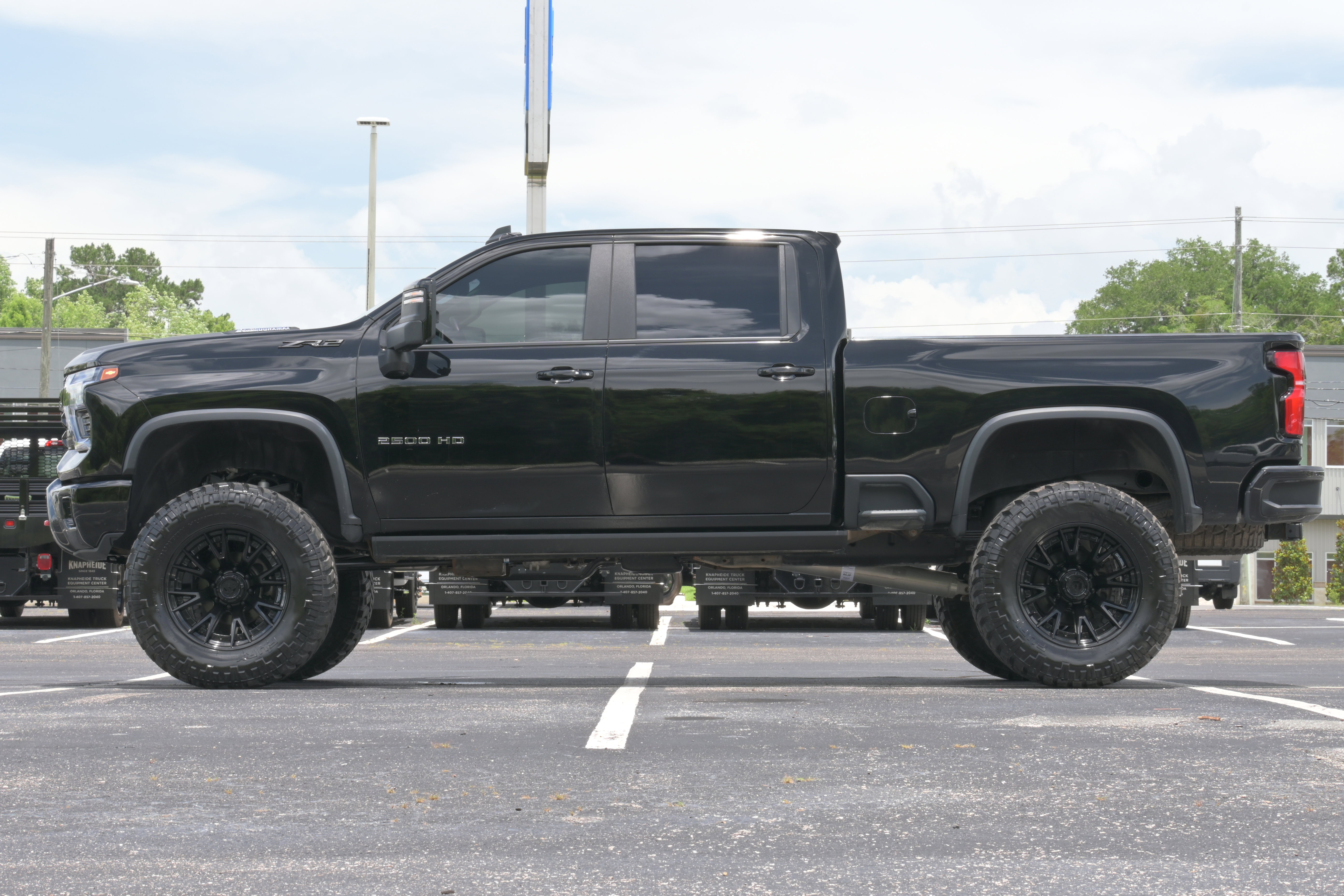 Used 2025 Chevrolet Silverado 2500 ZR2 w/ Technology Package AWD/4WD image 7